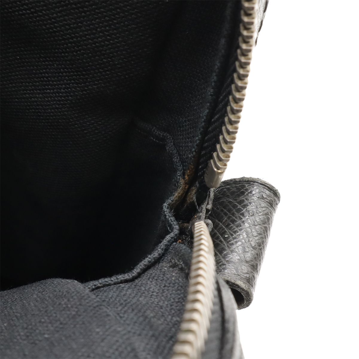 美品 ルイヴィトン ショルダーバッグ タイガ ディミトリ Ｍ32462 LOUIS VUITTON ルイ ヴィトン タイガ ディミトリ ショルダーバッグ