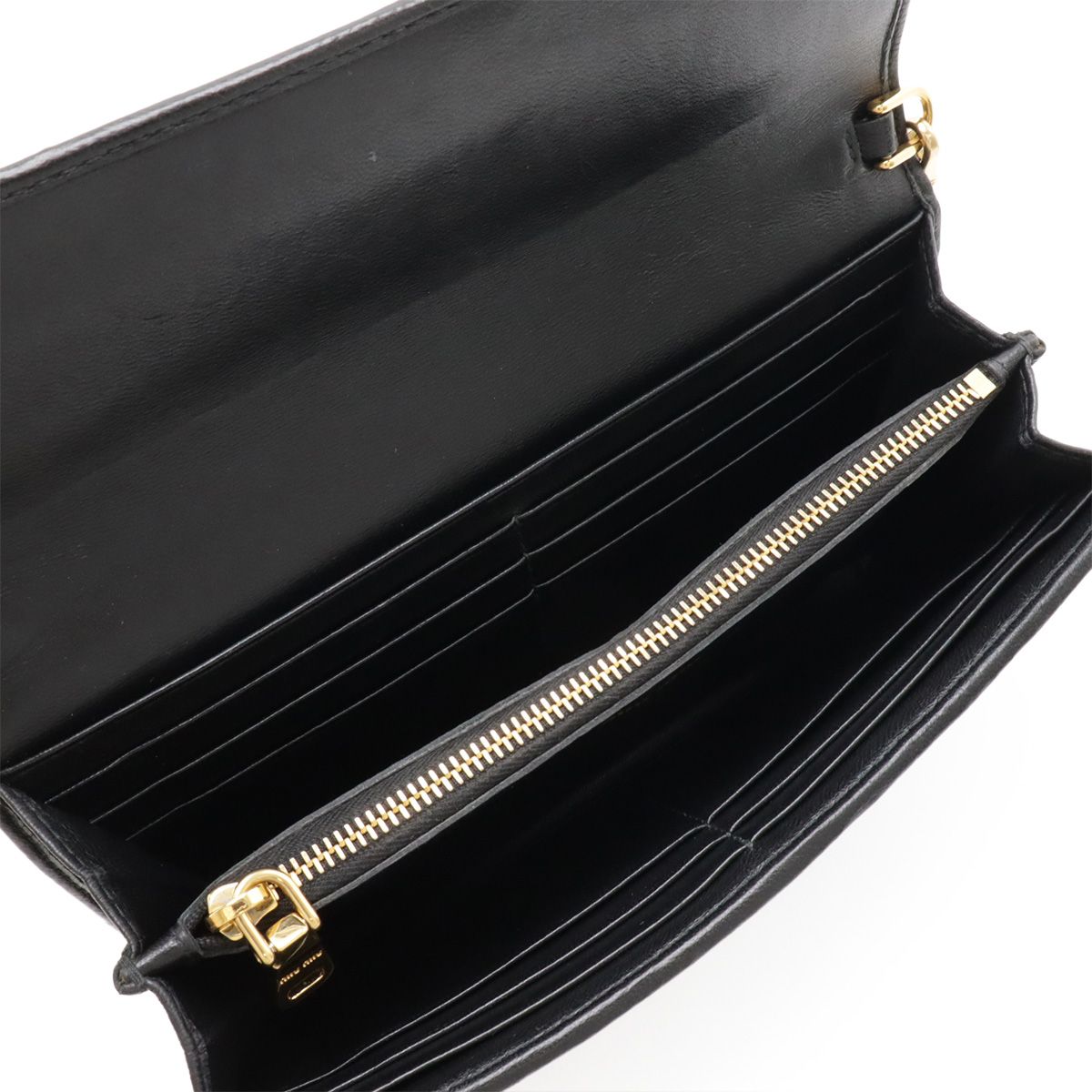 Miu Miu ミュウ ミュウ ミュウミュウ マテラッセ チェーンウォレット