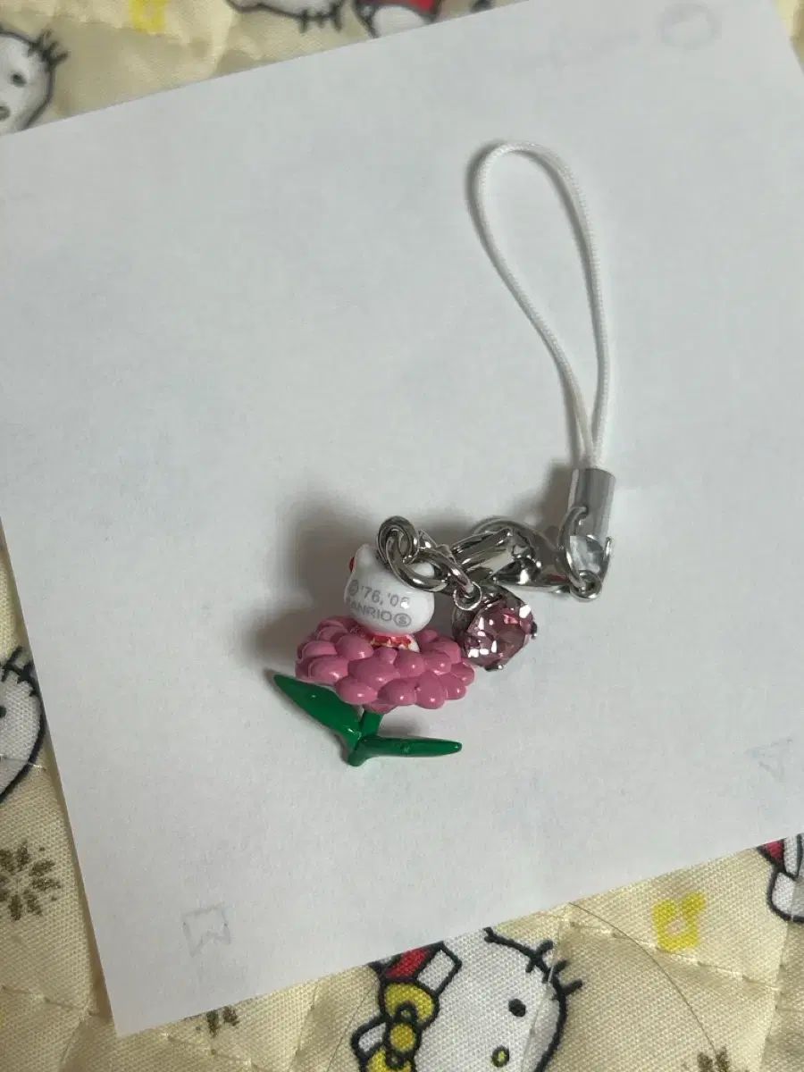ハローキティ 花 ストラップ - メルカリ