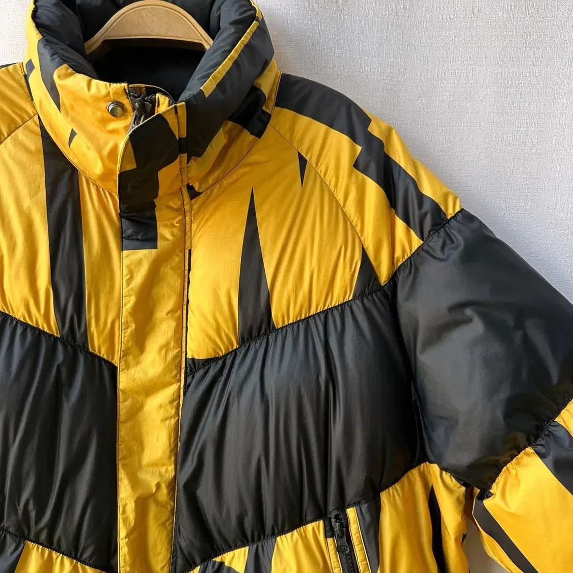 ナイキ NSW シーズナルフィル ダウン ジャケット イエロー ブラック M