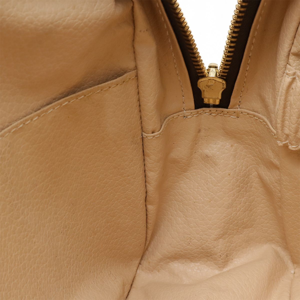 LOUIS VUITTON ルイ ヴィトン モノグラム トゥルース トワレット28