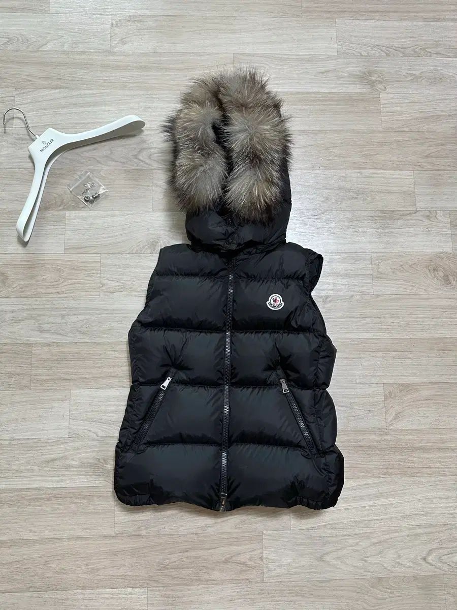 モンクレール ガリニュ レディース ダウンベスト