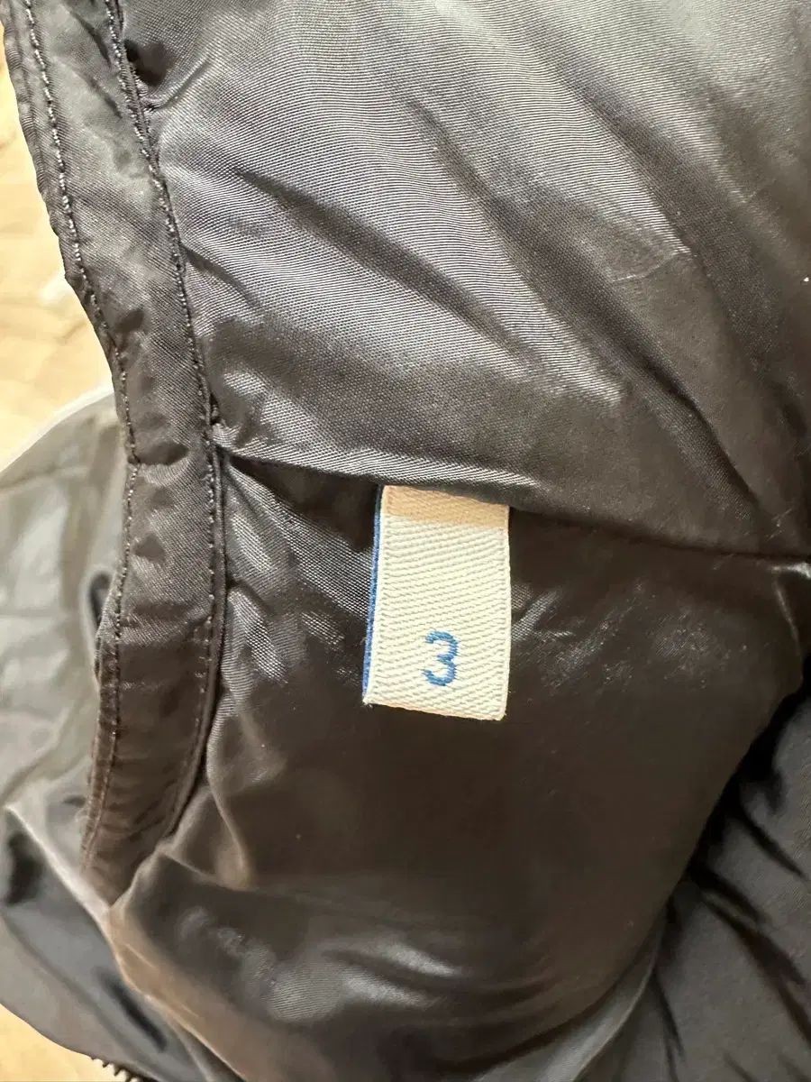 モンクレール ガリニュ