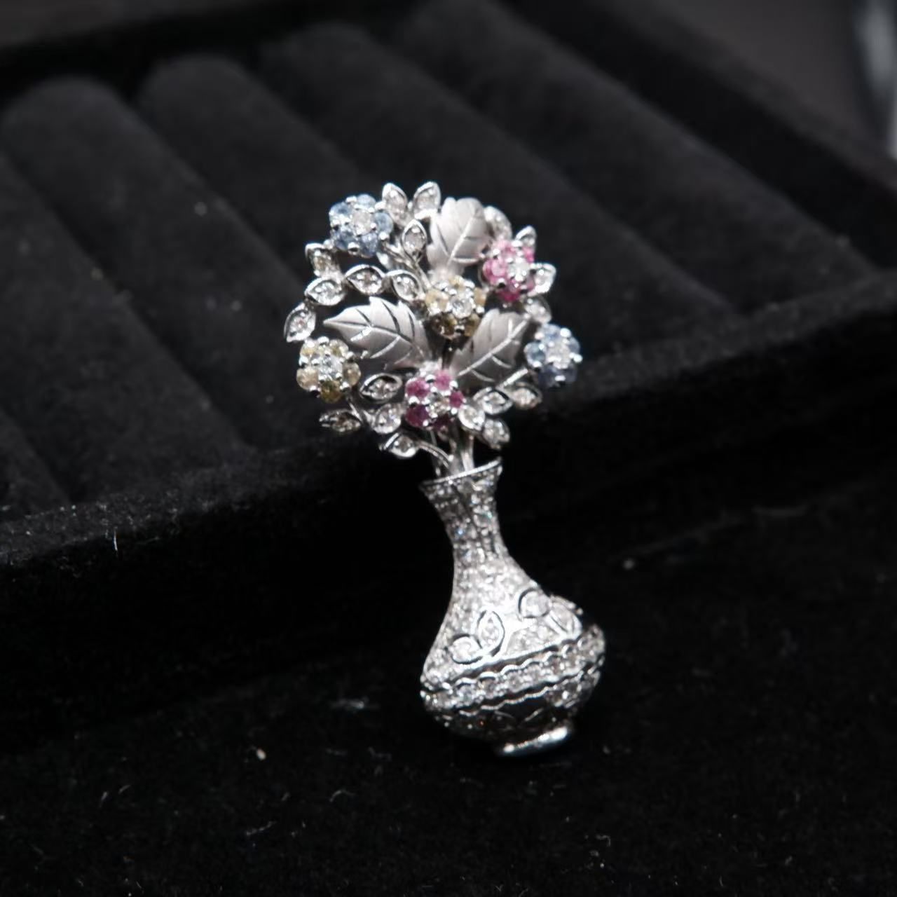 ダイヤモンド1.05 ct ペンダント ブローチ K 18 14 WG -X 10610