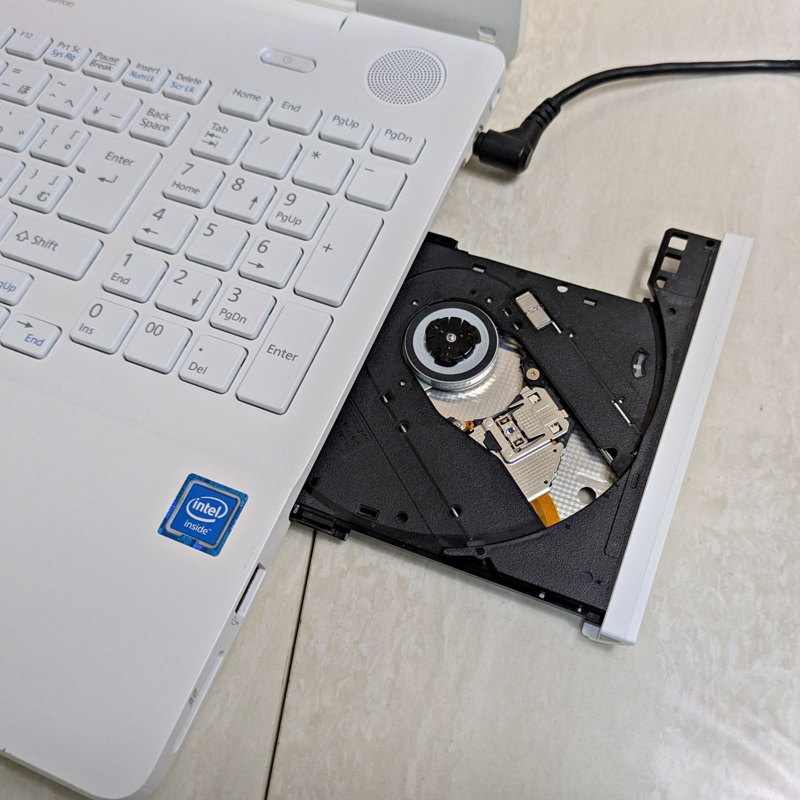 美品☆オフィス付き☆新品SSD/メモリ8GB☆初心者OK！Windows11ノート