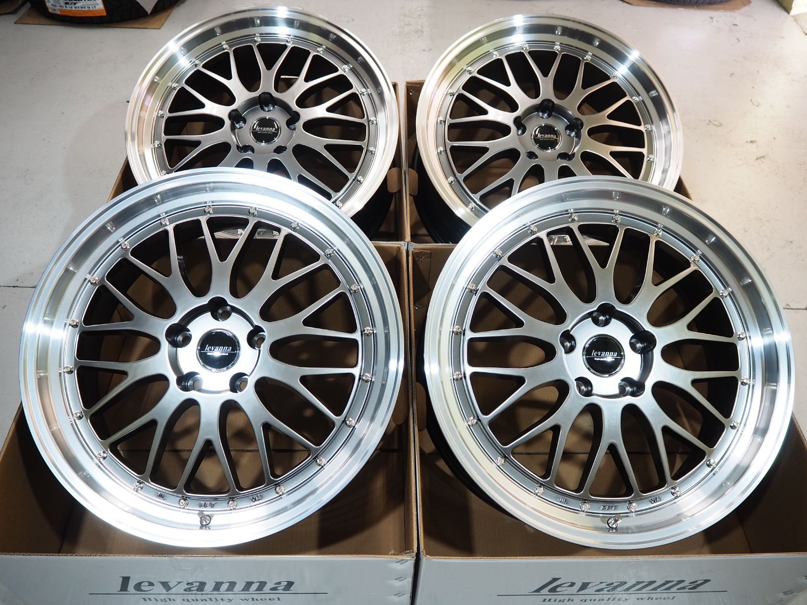 深リム メッシュ levanna V 10 EX FFT 20 inch 8 5 J H 120 40 輸入タイヤ 245 45 R 40系 アルファード ヴェルファイア