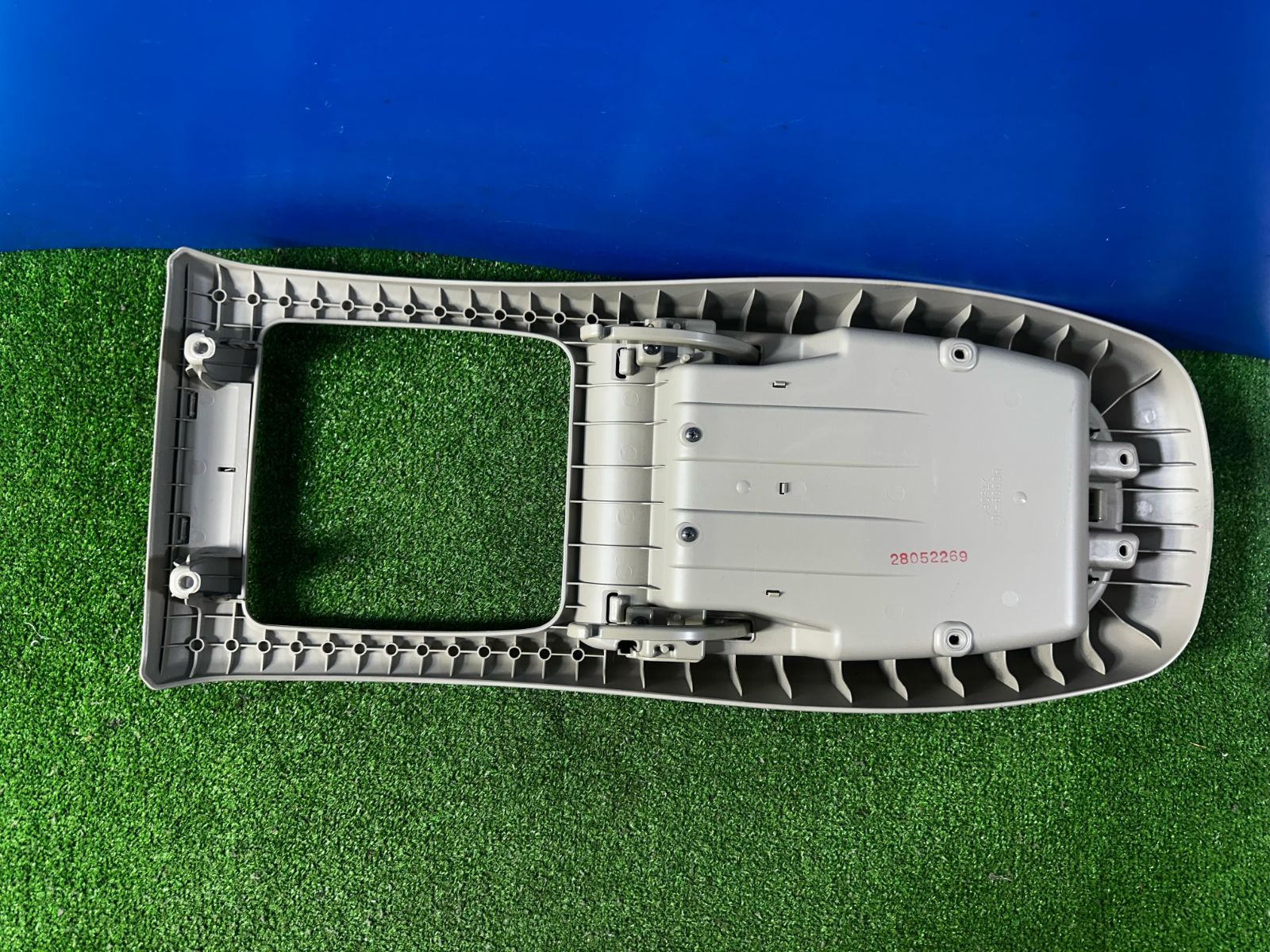 ZT-1590] 純正トヨタ ノア ZRR70 H20年 オーバーヘッドコンソール