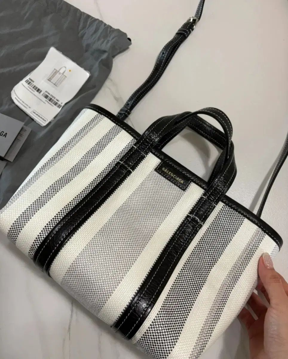 バレンシアガ ミニ トゥー クロスバッグ