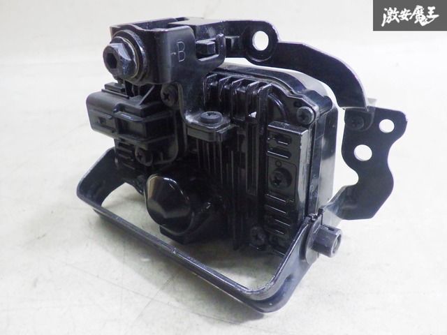 実動外し！】トヨタ純正 ZVW50 ZVW51 ZVW55 プリウス 前期 フロント