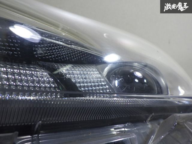 ステー損無 プリウス 50ZVW50後期 ヘッドライト ブラック 打刻c1 ステー損無 プリウス 50ZVW50後期 ヘッドライト ブラック 打刻c1