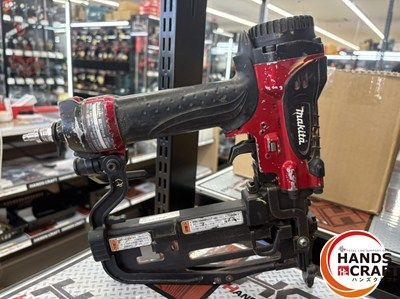 makita マキタ AT 450 HA 高圧フロアタッカ 本体のみ 使用ステープル 幅4 mm×長さ25 50 mm ハンズクラフ