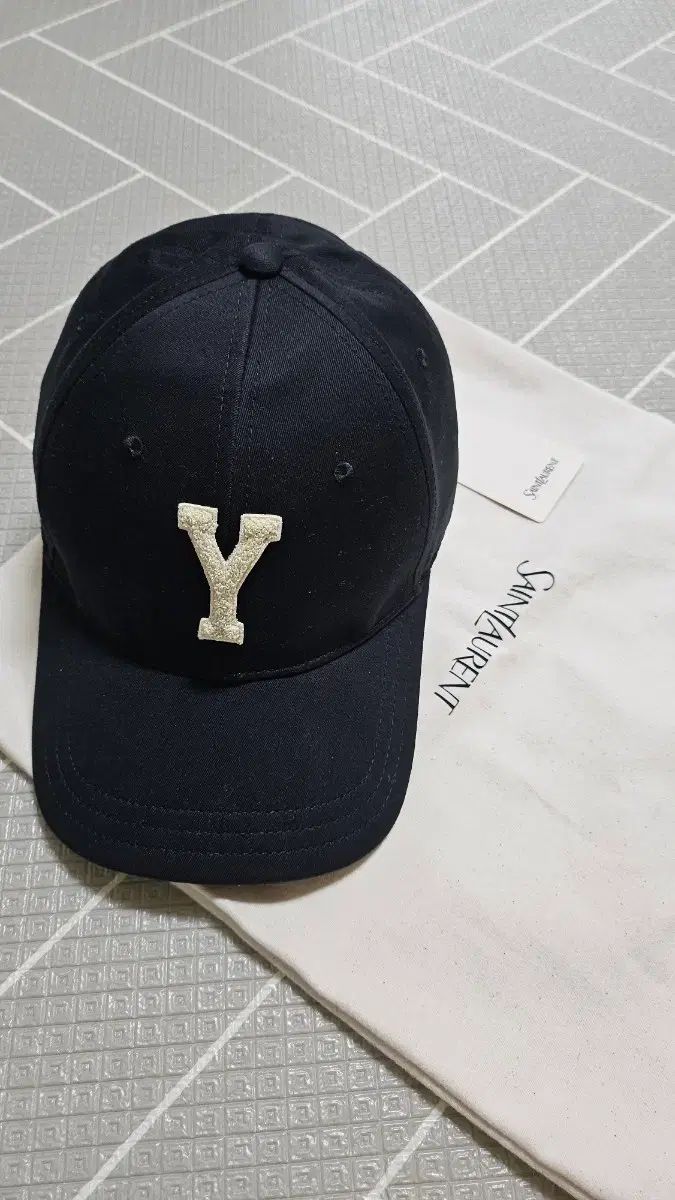 25 fw Saint Laurent サンローラン Yスタジャン 帽子