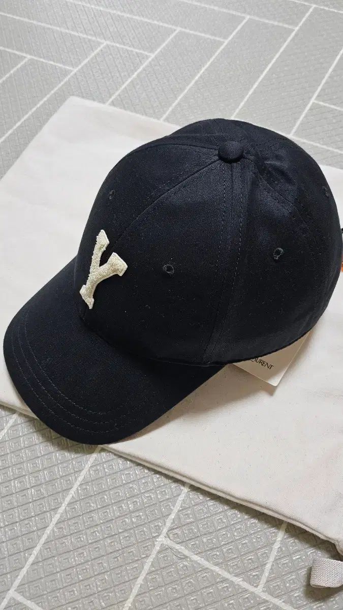 25 fw Saint Laurent サンローラン Yスタジャン 帽子