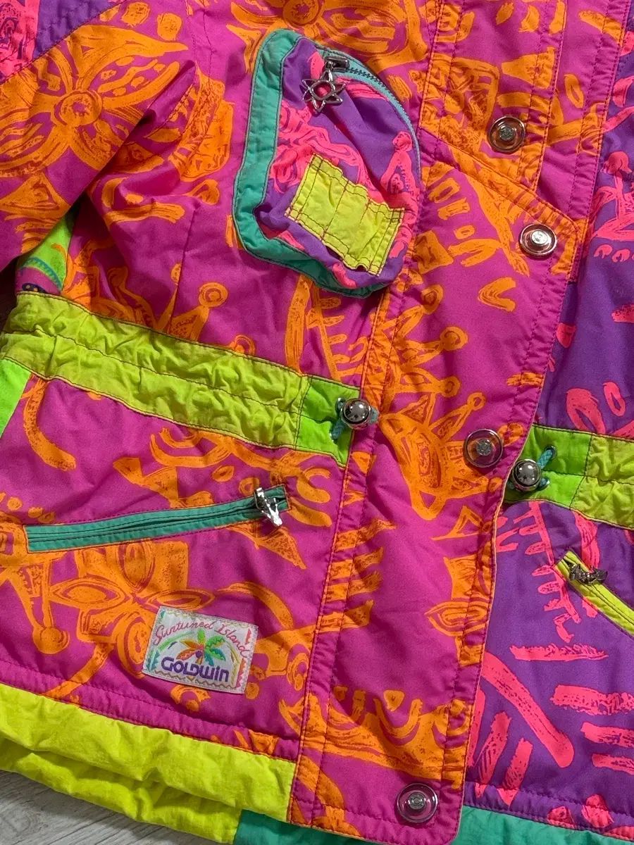 ゴールド＆カラフル パターン サスペンダー ジャケット セット