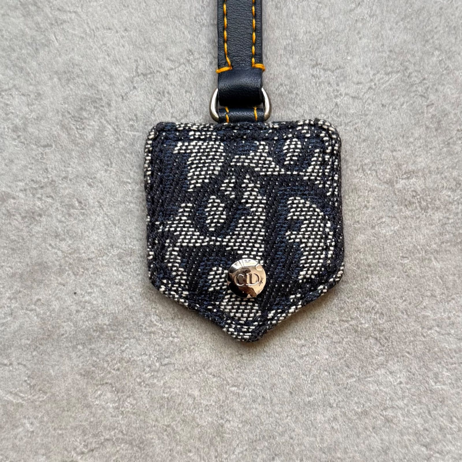 極美品 Christian Dior クリスチャンディオール CDロゴチャーム