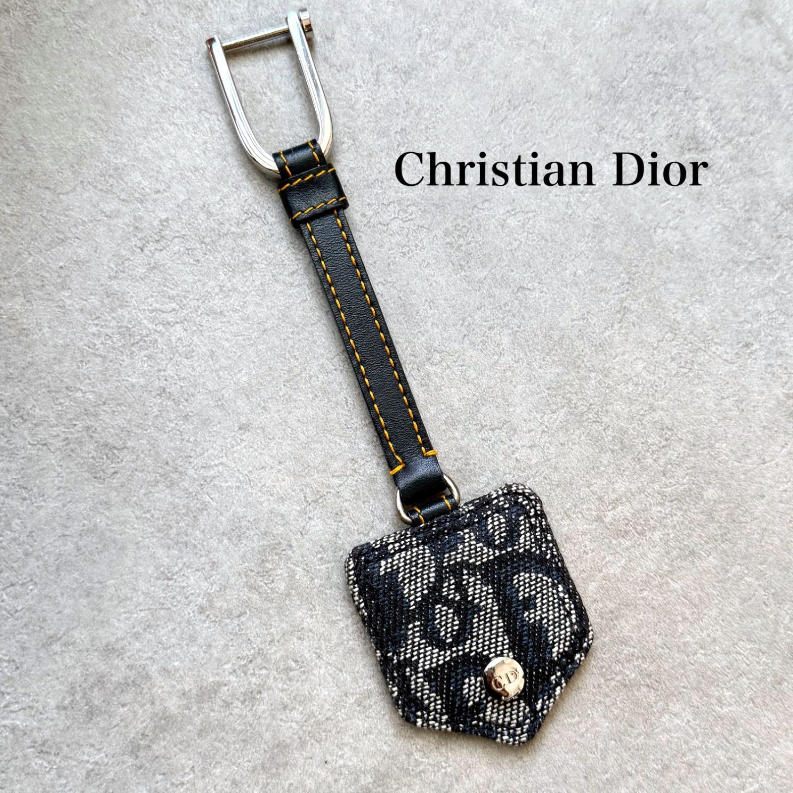 極美品 Christian Dior クリスチャンディオール CDロゴチャーム