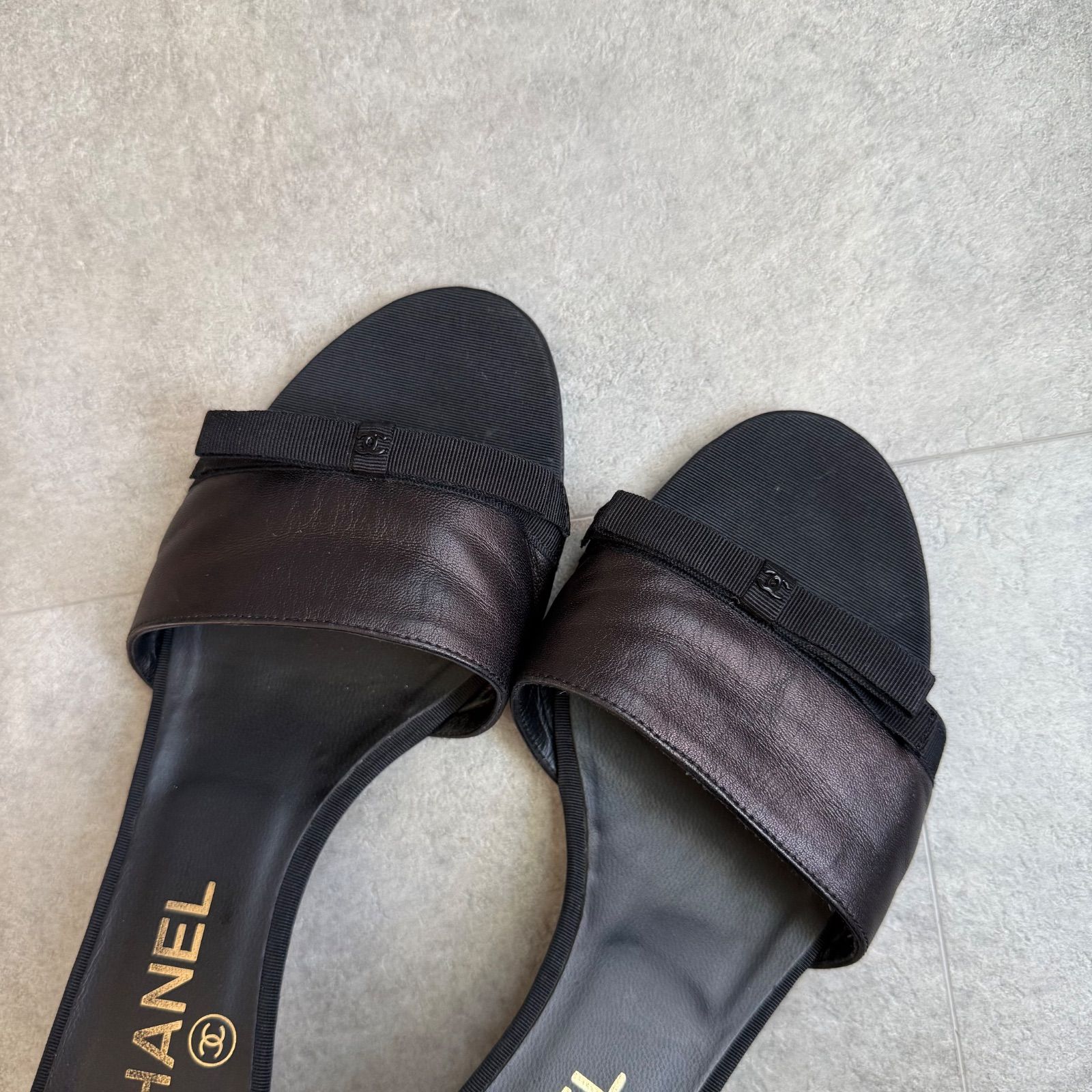 美品 CHANEL シャネル ココマーク リボン ミュール サンダル レザー
