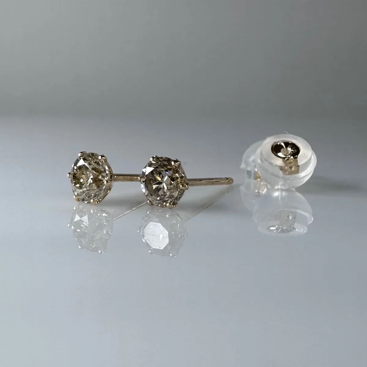 PT天然ダイヤモンドピアス 計0.8ct ブラウン系 計1．6ct PT天然ダイヤモンドピアス ブラウン系 K18 天然