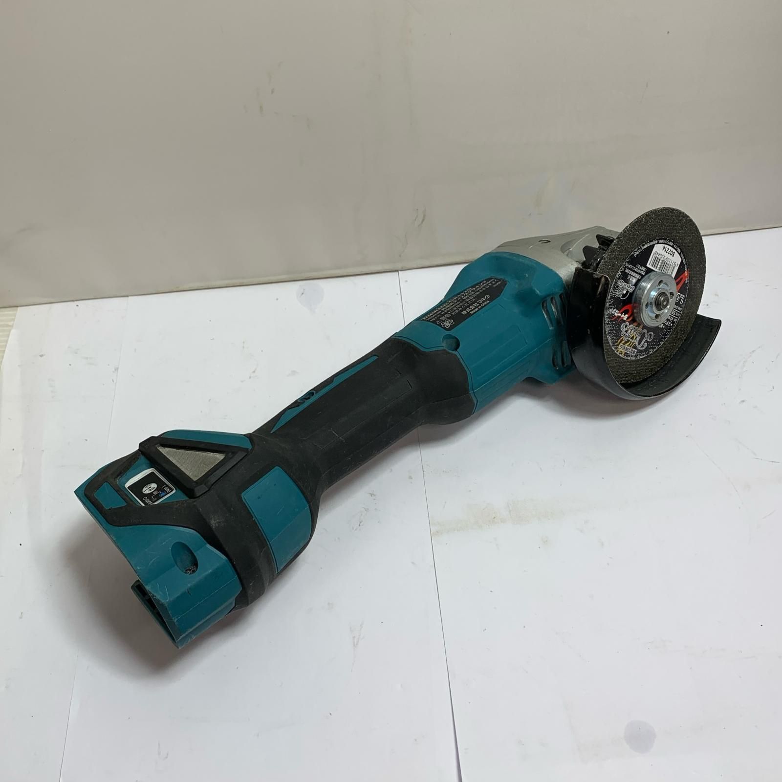  ♭♭MAKITA マキタ 18 V 100 mm 充電式ディスクグラインダ 2025 10製 GA 412 D グラインダー 研磨機