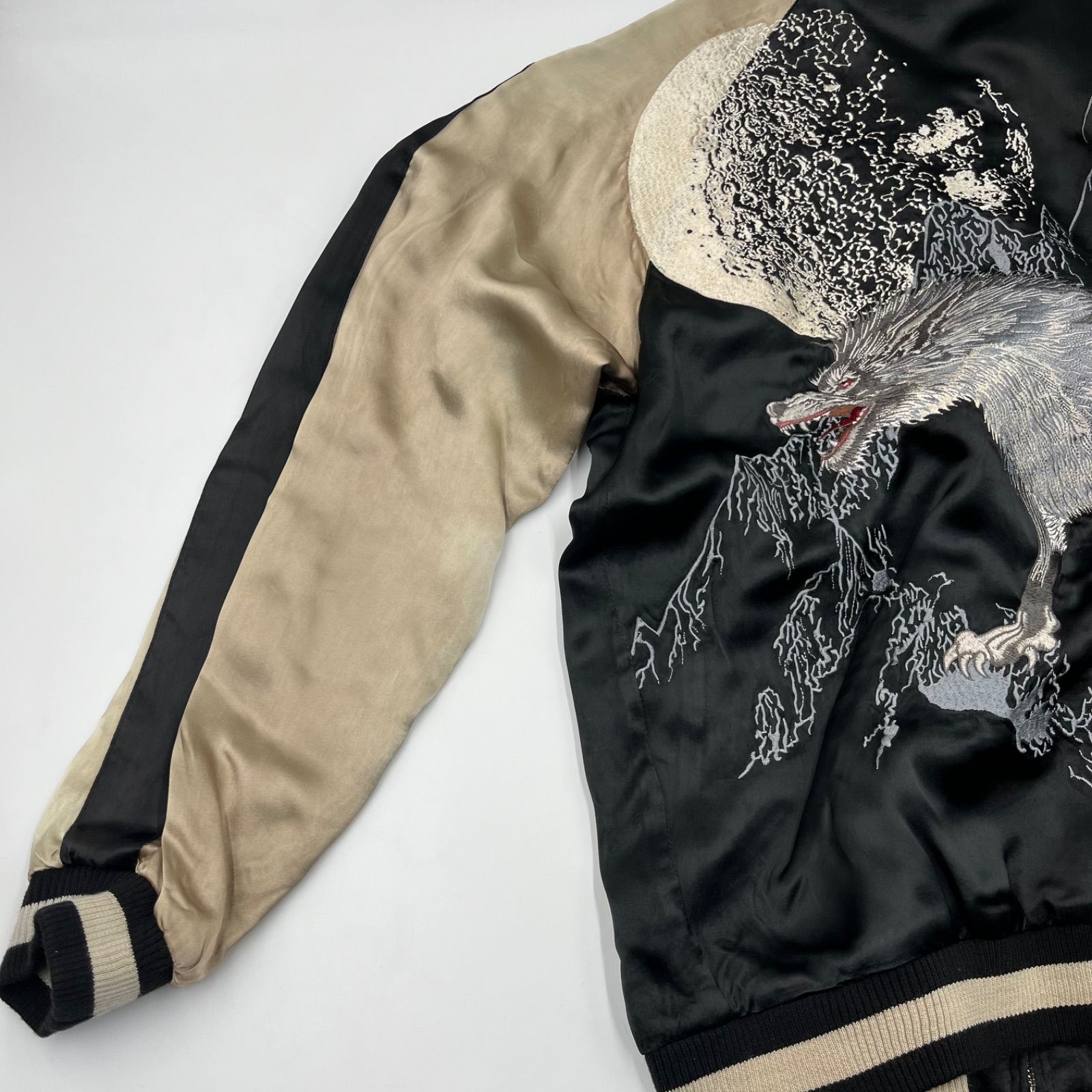 中古】スカジャン/XLサイズ/リバーシブル/サトリ/月に狼/刺繍 - メルカリ