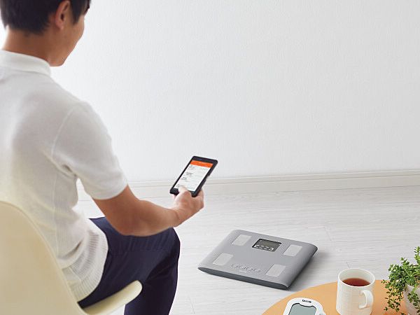 タニタ 体組成計 スマホ管理 体脂肪率 筋肉量 体重計おさぼり番号表示機能付 内祝い お祝い ギフト プレゼント