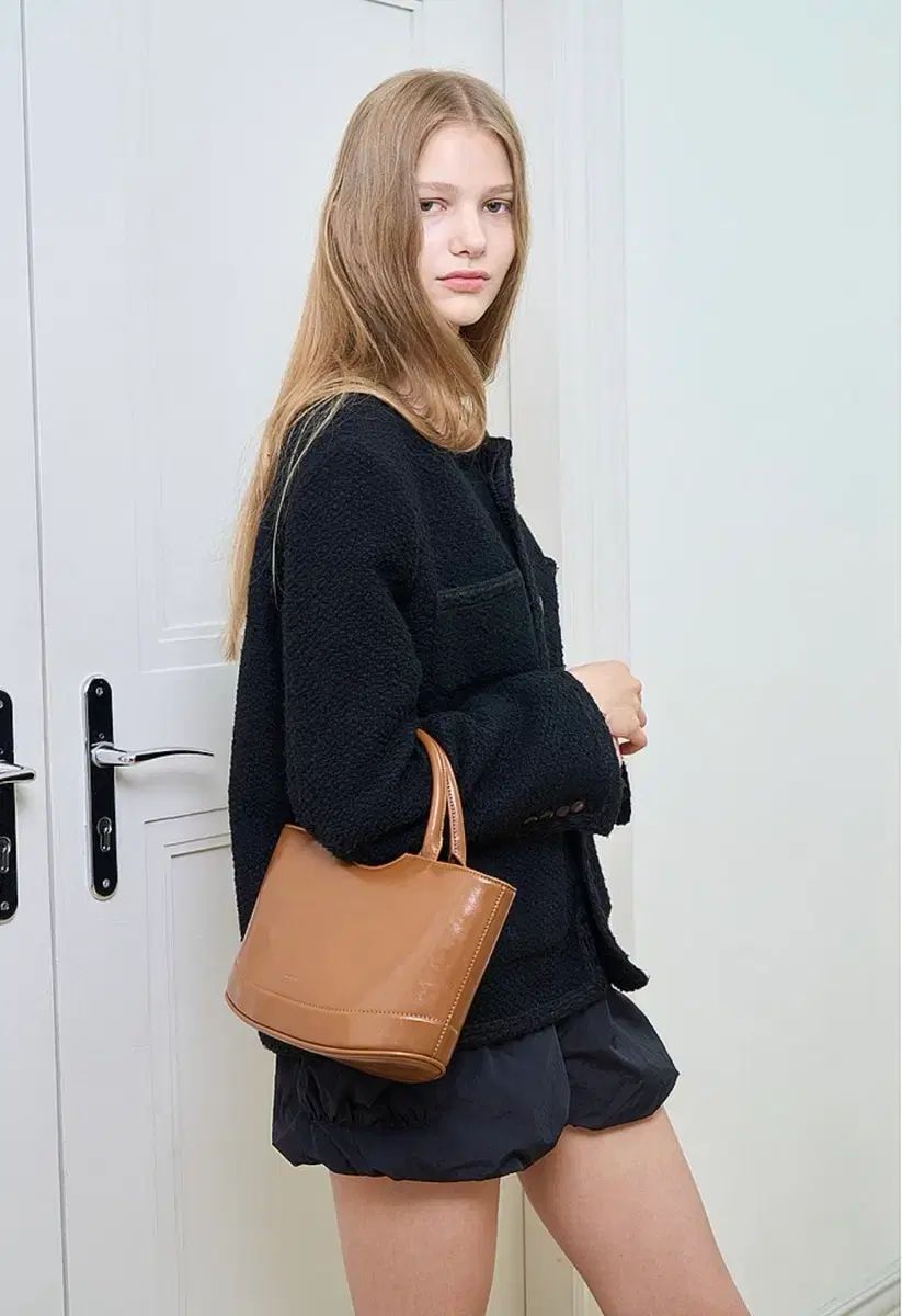 14万円 쿼터브 ノラ カーブバッグ