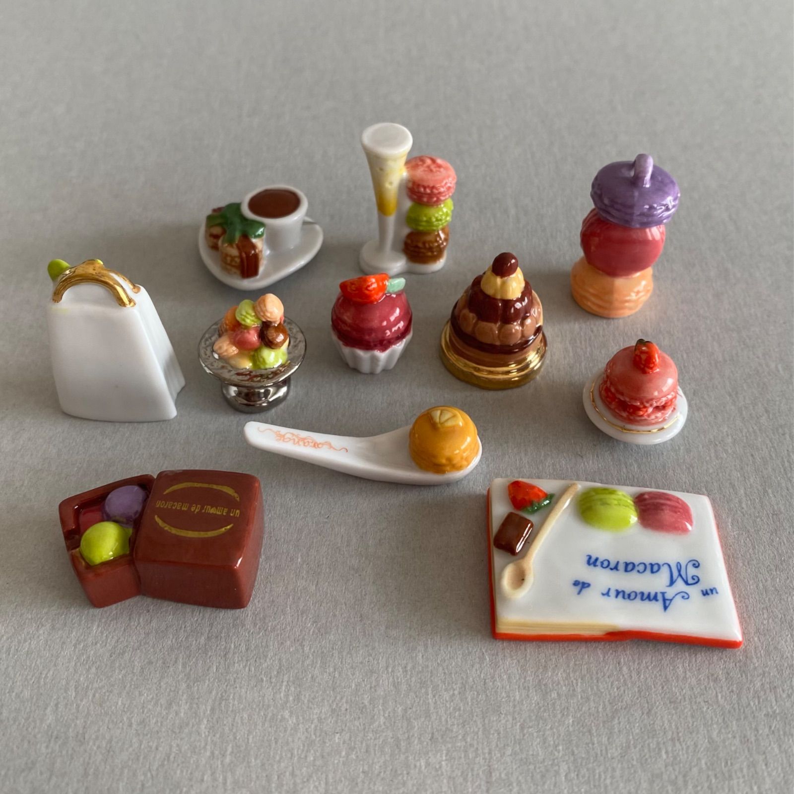 【新品・未使用】マカロンデザート　１１点　フェーヴ　フェーブ　フランス　送料込み マカロンへの愛のフェーブ／11種コンプリートセット／フランス雑貨