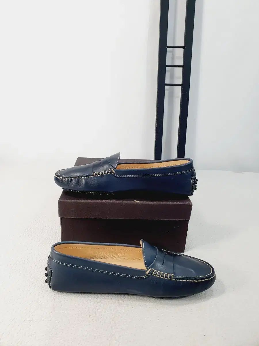 トッズ ローファー ドライビング シューズ ネイビー 37