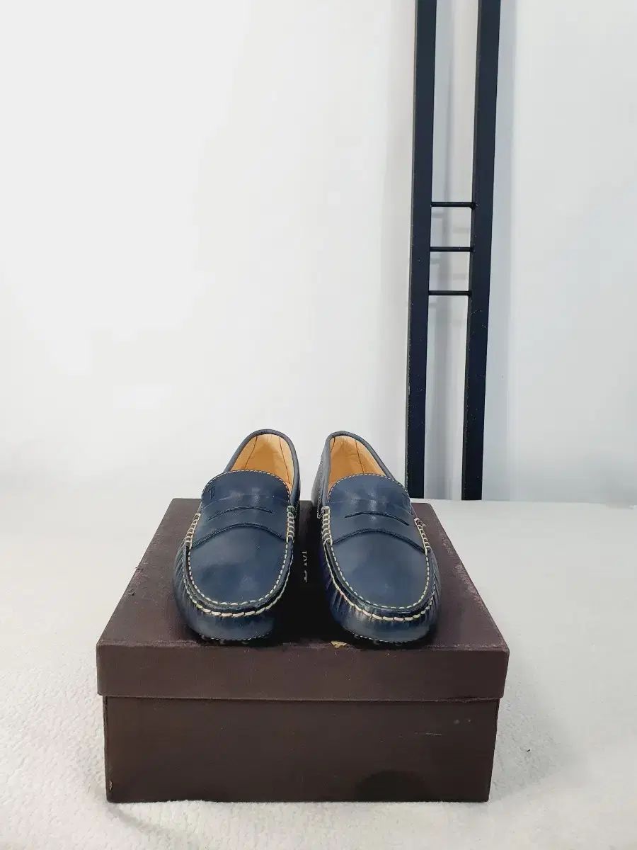 トッズ ローファー ドライビング シューズ ネイビー 37 - メルカリ