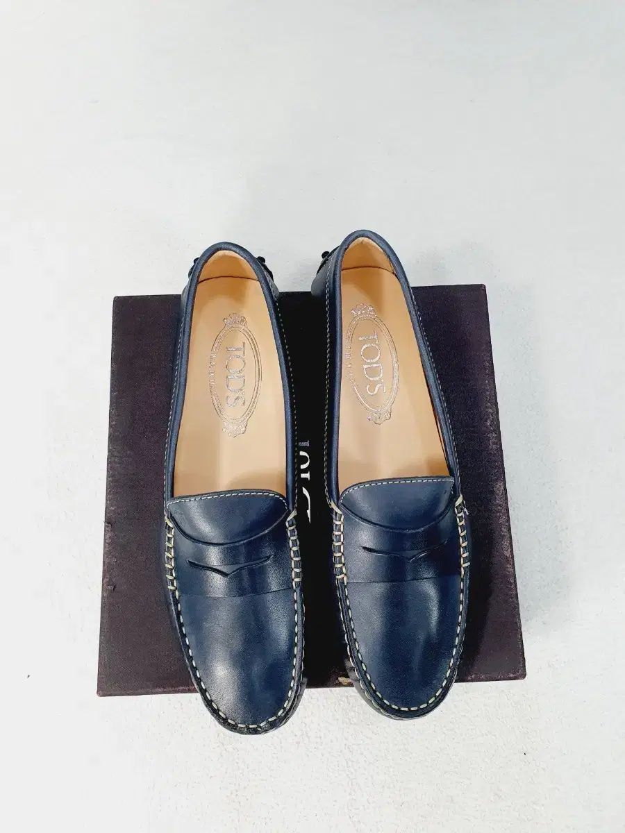 トッズ ローファー ドライビング シューズ ネイビー 37 - メルカリ