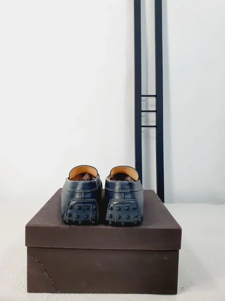 トッズ ローファー