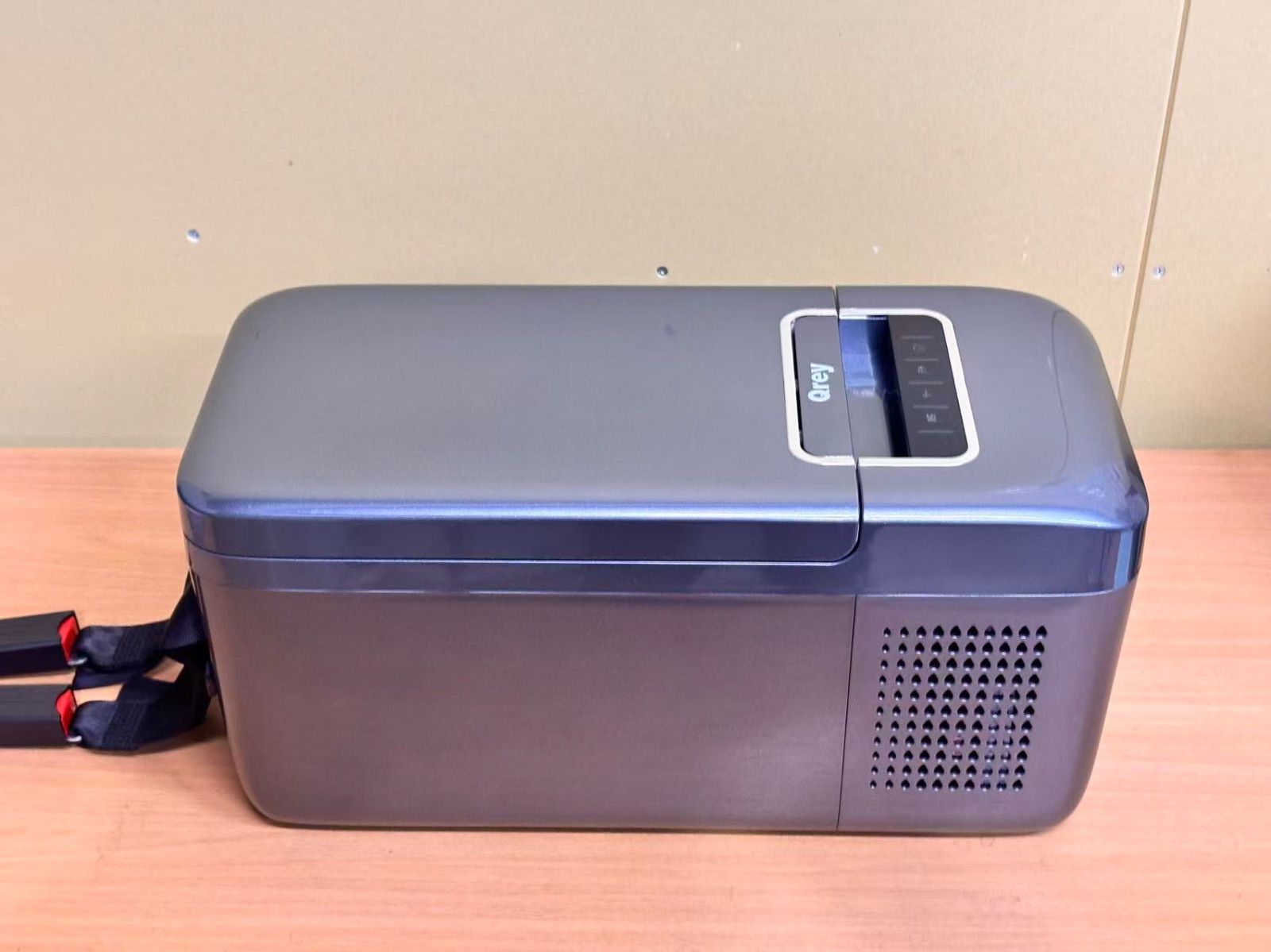 未使用 展示品 Qrey ポータブル冷蔵庫 T6 シルバー系 1 ドア 6 L