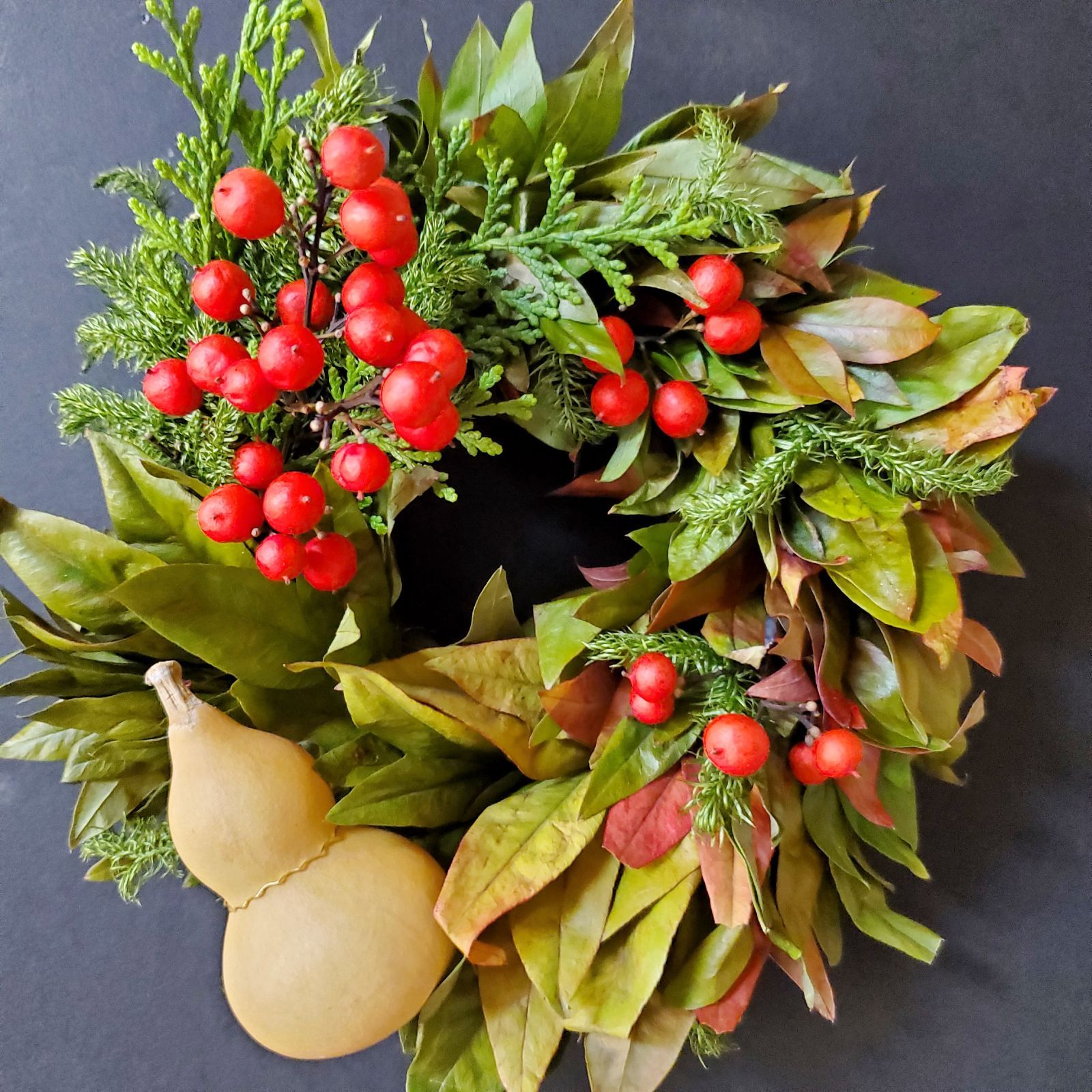 おたふく南天と南天のリース サンキライ お正月飾り ヒカゲノカズラ