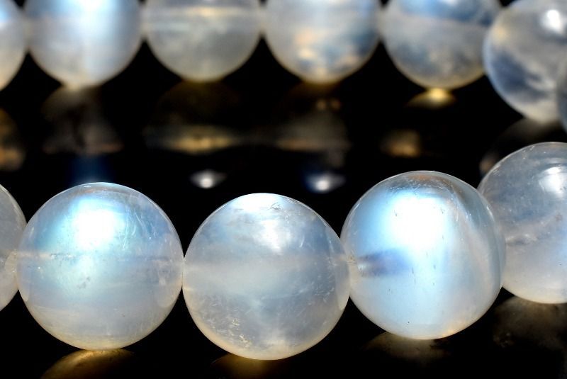 １点物 青く揺らめく幻想の輝き ブルームーンストーン 11 mm ブレスレット パワーストーン 天然石 _MC 2311