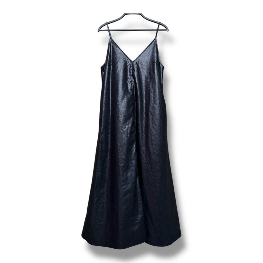La Totalite ラトータリテ レザーライク キャミワンピース 光沢感 フ ワンピース 定価14000円 サイズ38 ブラック 春 レディース 23 No.K 1066
