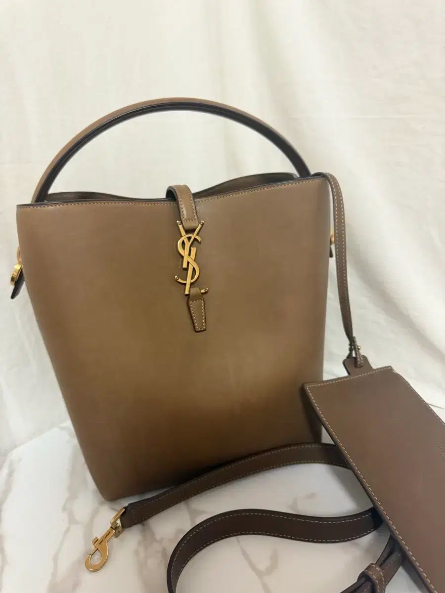 YVES SAINT LAURENT イヴ サンローラン Le 37 ブラウン バケットバッグ トップハンドル ショルダーバッグ