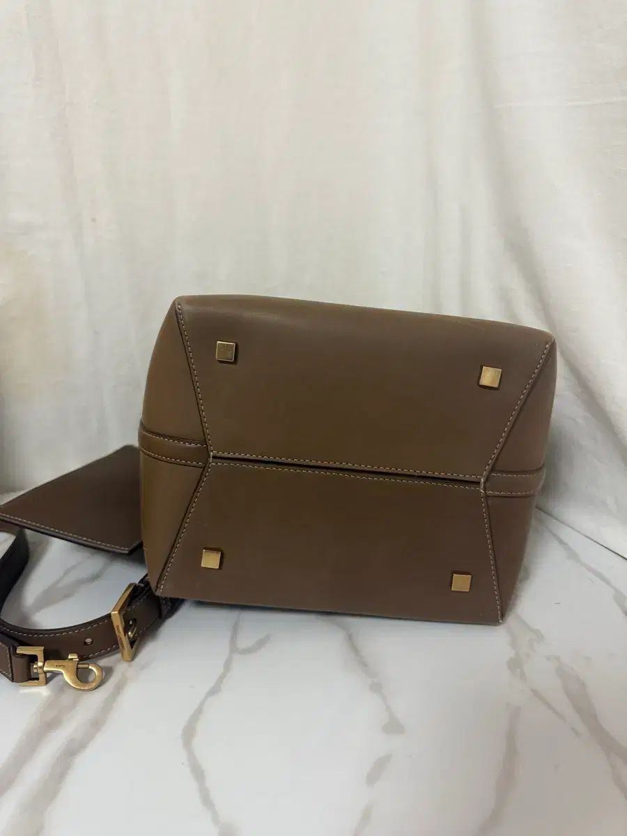 イヴ サンローラン