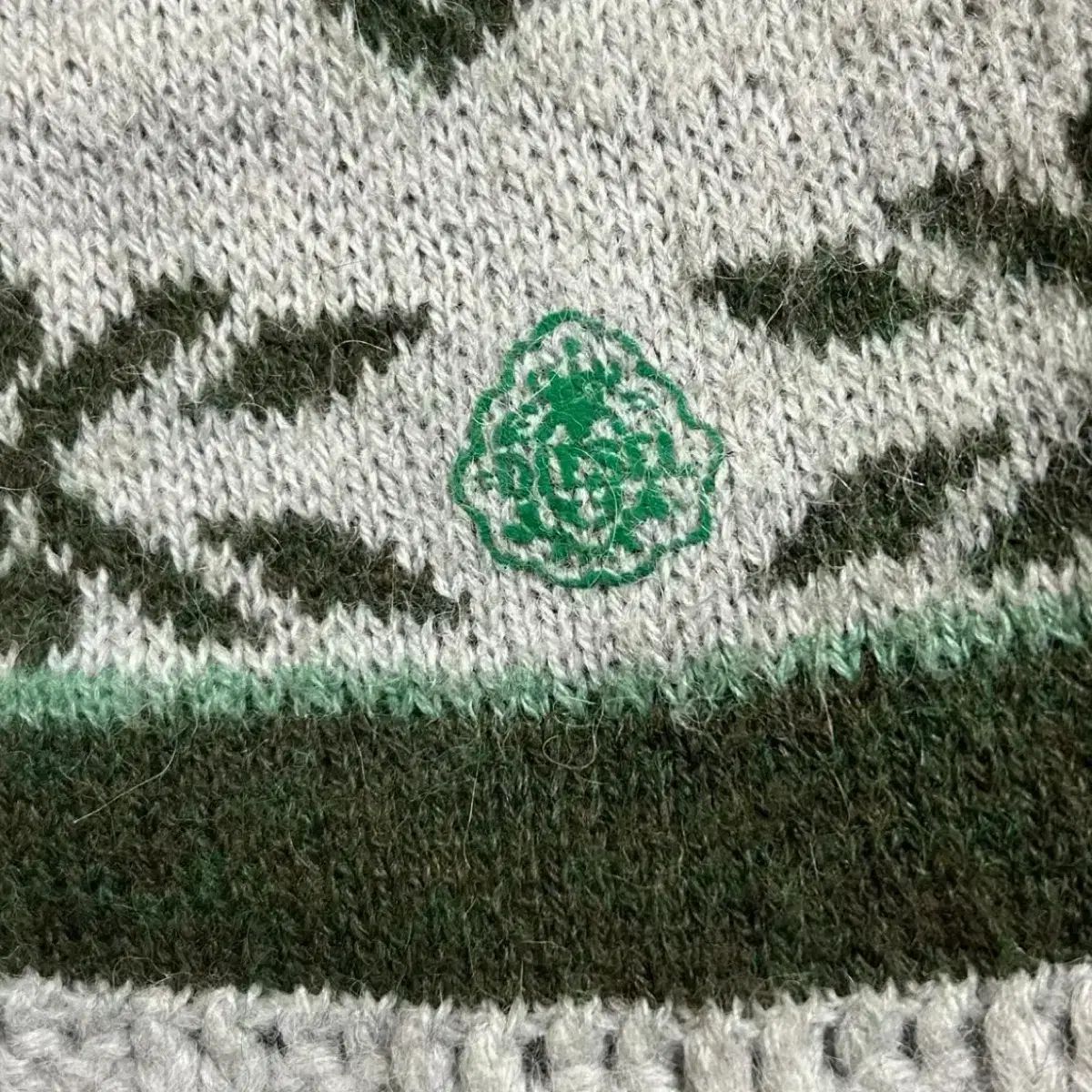 カウチン カーディガン