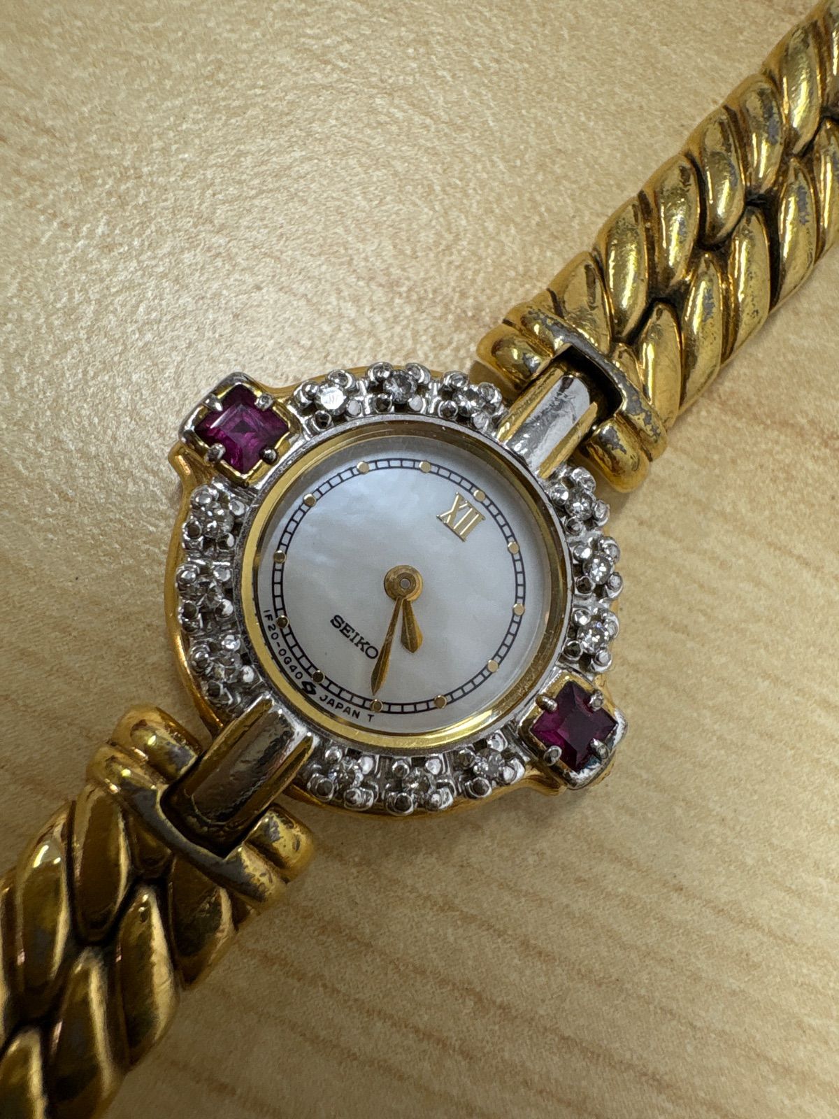 B 70レディースクオーツ