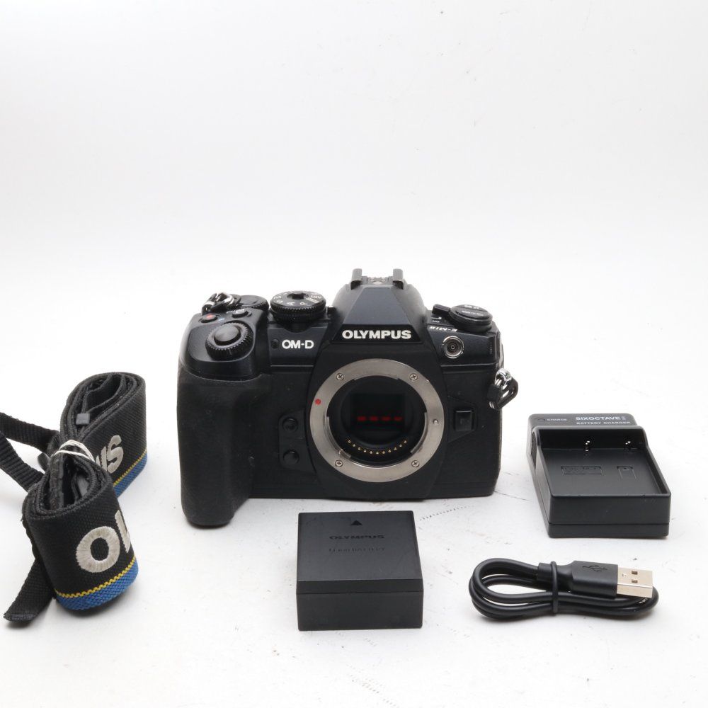 OLYMPUS ミラーレス一眼 OM D E M 1 MarkII ボディー