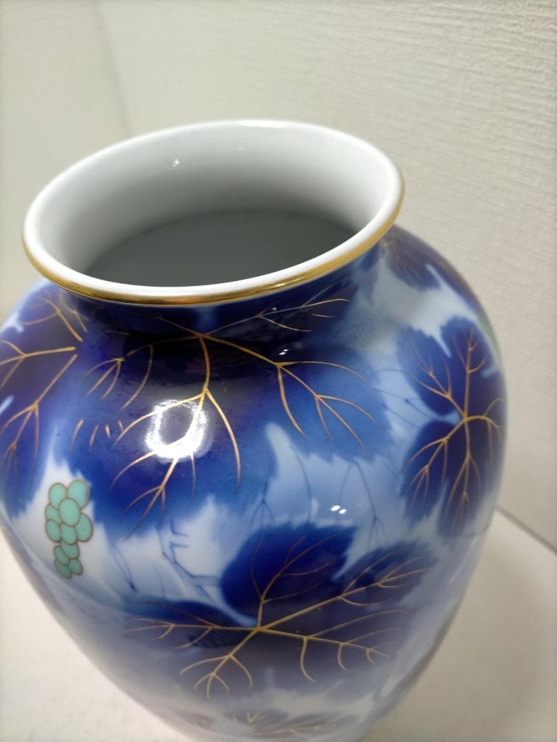 送料無料】 藍色 染付風 金彩 葡萄文様 花瓶 大型 壺 飾壺 床の間 玄関