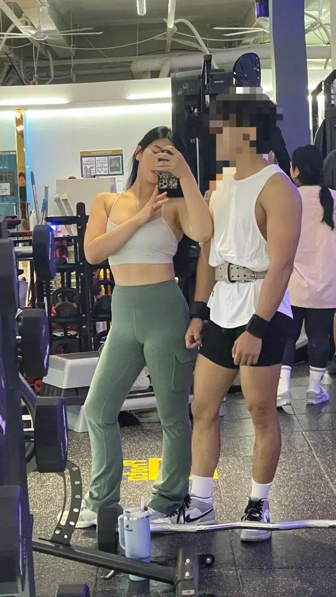 ルルレモン カーゴ レギンス ブーツカット パンツ