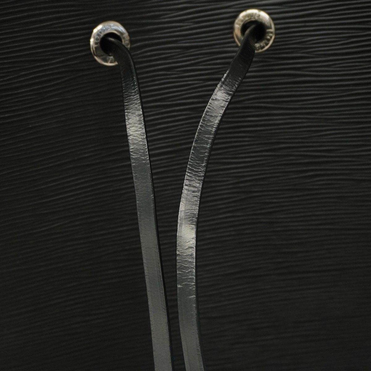 5pb2875】ルイヴィトン ショルダーバッグ エピ ネオノエ M54366