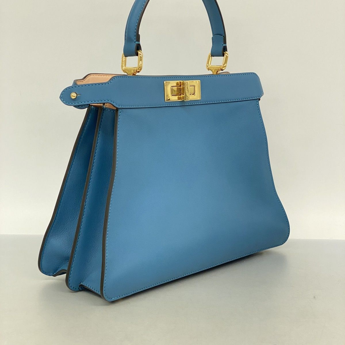 【5pb2787】フェンディ ハンドバッグ ピーカブー アイシーユー レザー ブルー ゴールド金具 2wayバッグ【中古】レディース 5pb2787】フェンディ ハンドバッグ ピーカブー アイシーユー レザー