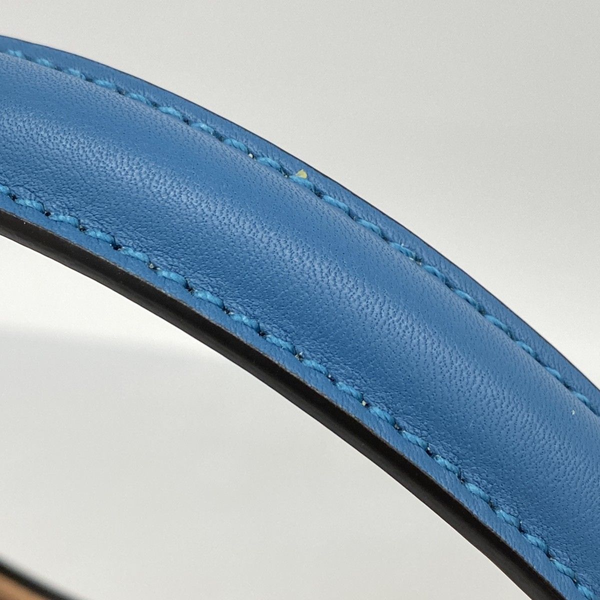 5pb2787】フェンディ ハンドバッグ ピーカブー アイシーユー レザー