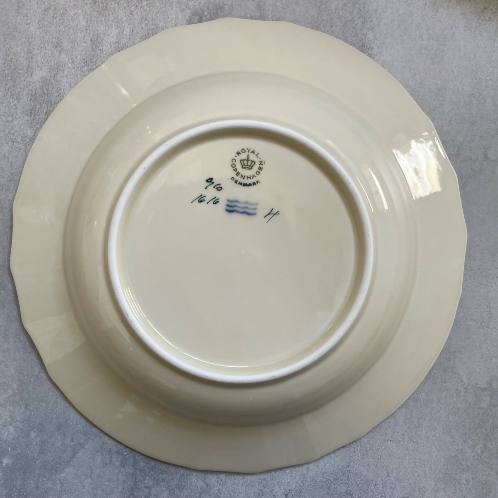 未使用 ヴィンテージ ロイヤルコペンハーゲン フリセンボー 深皿 22㎝ 2枚 一級 美品ヴィンテージ ロイヤルコペンハーゲン フリセンボー 22㎝ 深