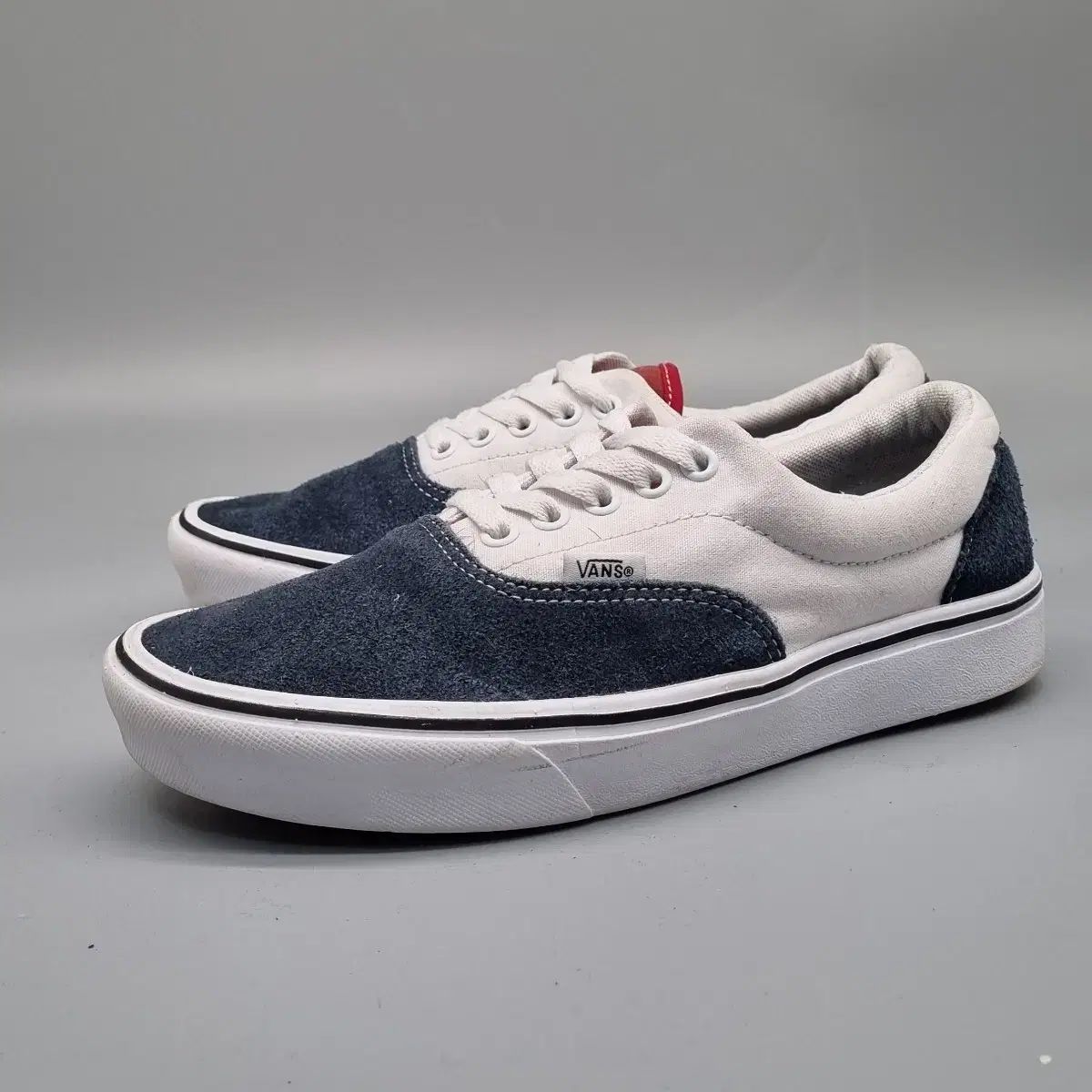VANS コンフィクッシュ エラ スニーカー 255