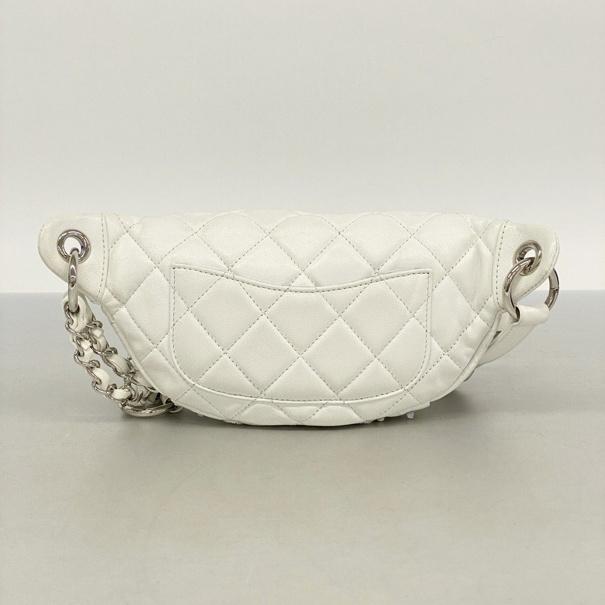 5pb2864-k】シャネル ウエストバッグ カメリア ラムスキン チェーン