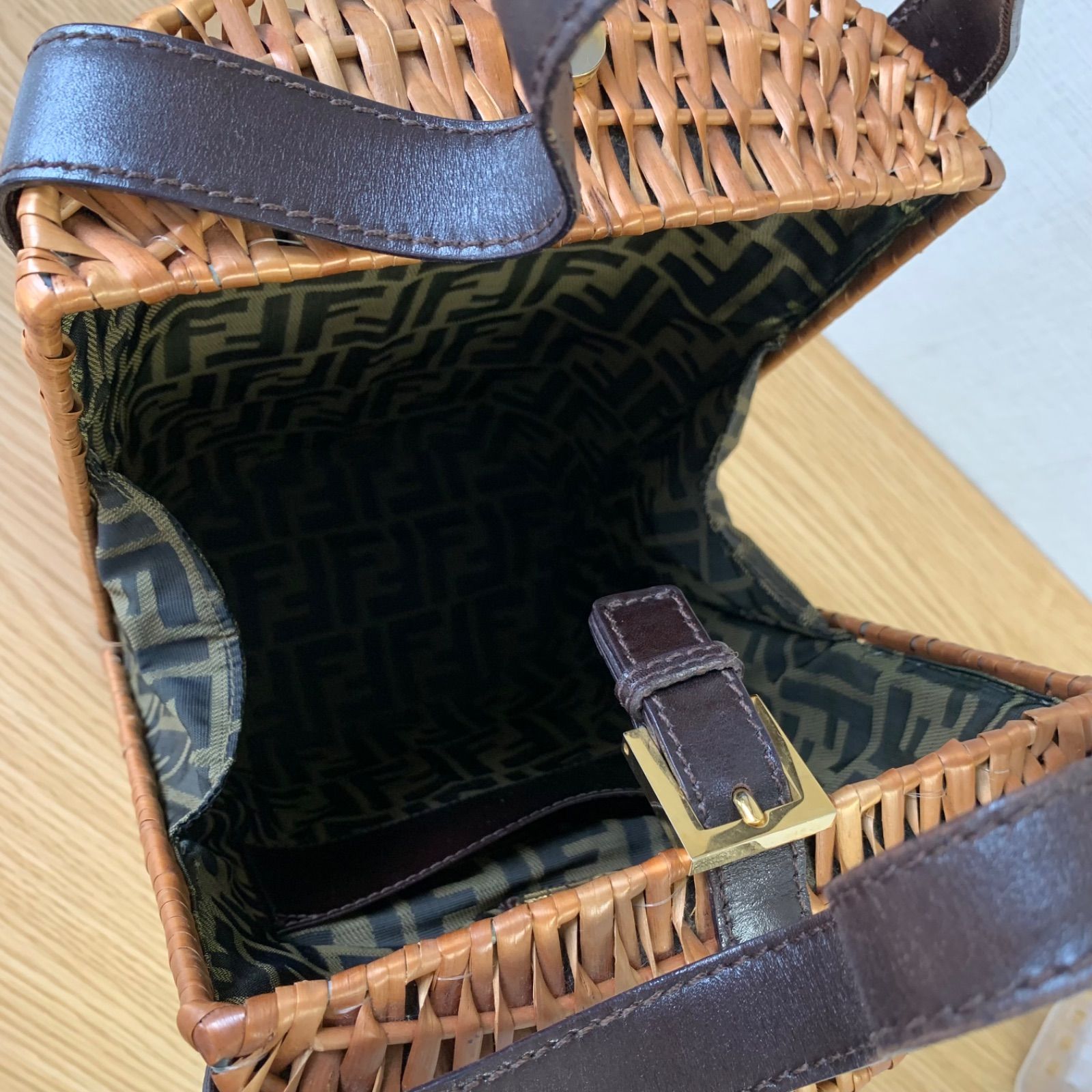 FENDI フェンディ