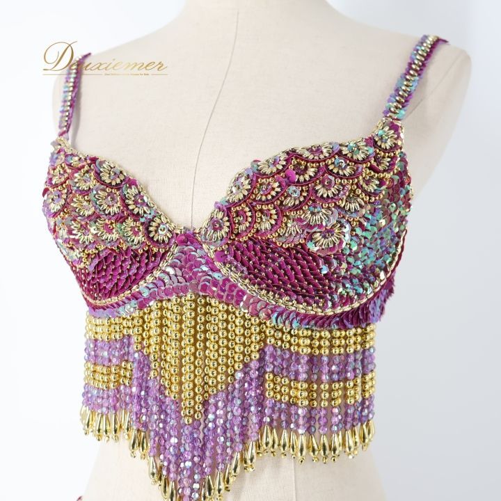 ベリーダンス オリエンタル衣装 上下セット パープル系 トップス スカート ベルト 紫 フリンジ スパンコール ビーズ 花 キラキラ 豪華 装飾 煌びやか ダンス衣装 華やか 透け感 ステージ かわいい セット 金 ゴールド系
